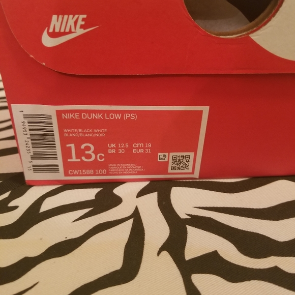 Brand new Nike Dunk Low Pandas Size 13c - Picture 9 of 10